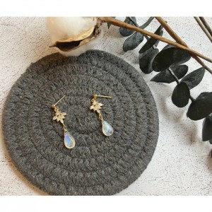 月亮石 925銀微鑲月桂耳環 -Moonstone Laurel earrings⁣ #10030